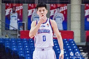 炸裂输出！林庭谦打满半场12中9狂轰24分4助 三分5中4